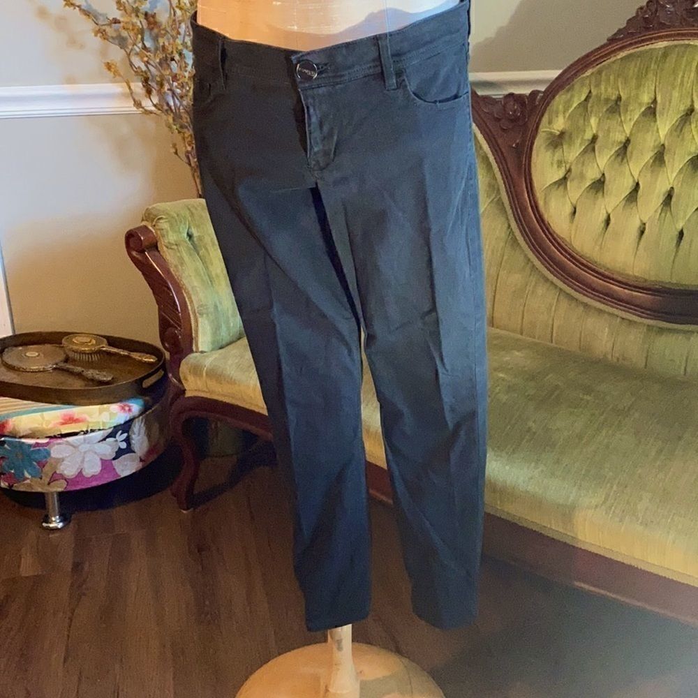 Express. Cropped jeans. Women’s 8.